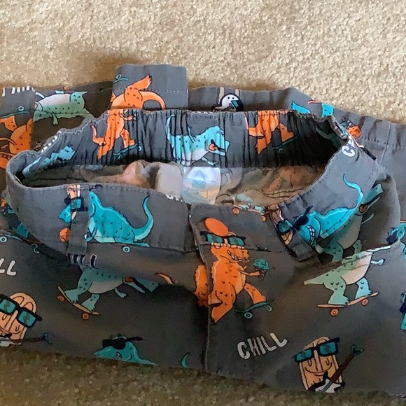 365 Kids Dinosaurs 🦖 shorts 10 Grey orange green lots pockets stretch w - Picture 7 of 9